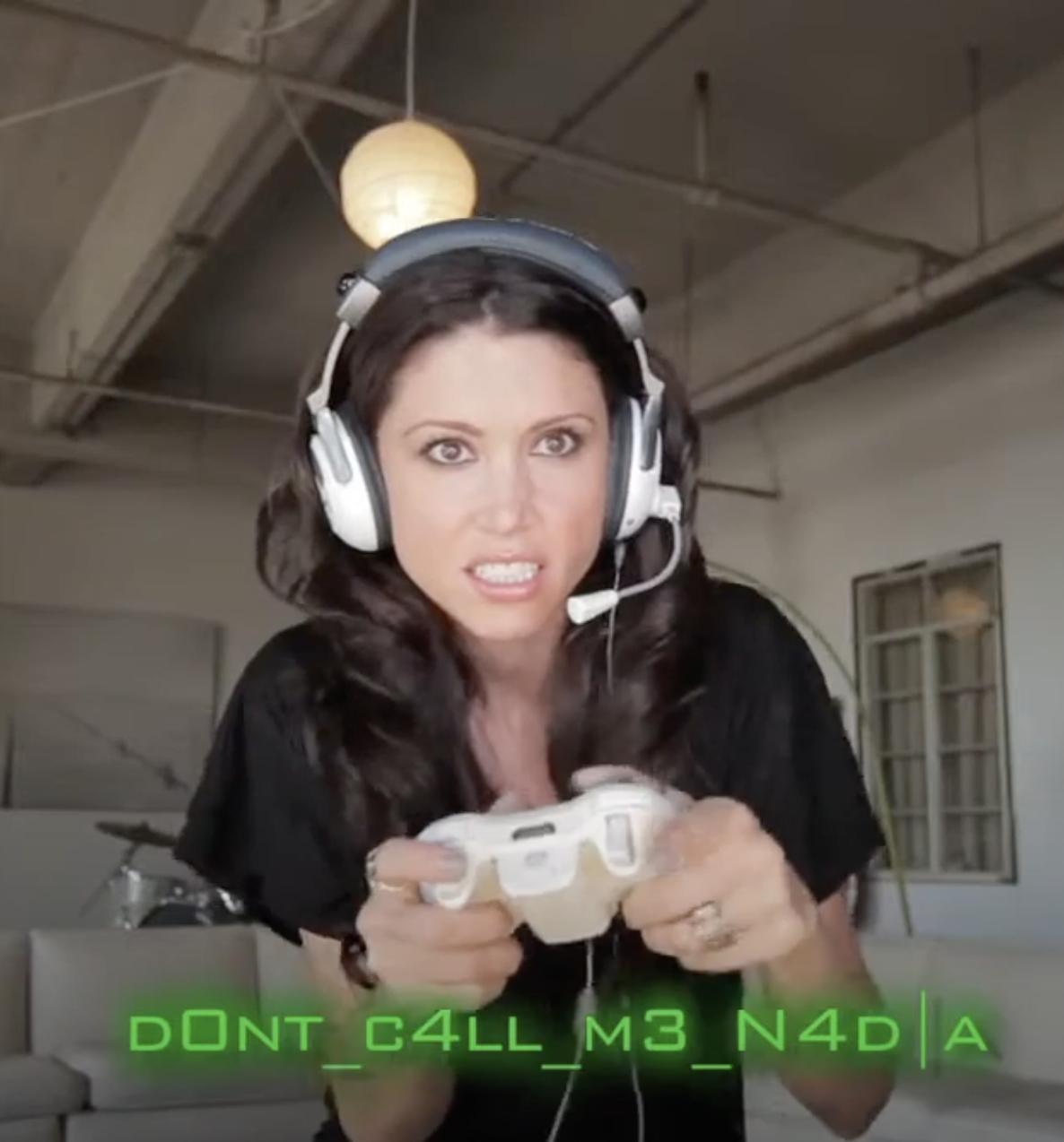 Shannon Elizabeth Vs Black Ops